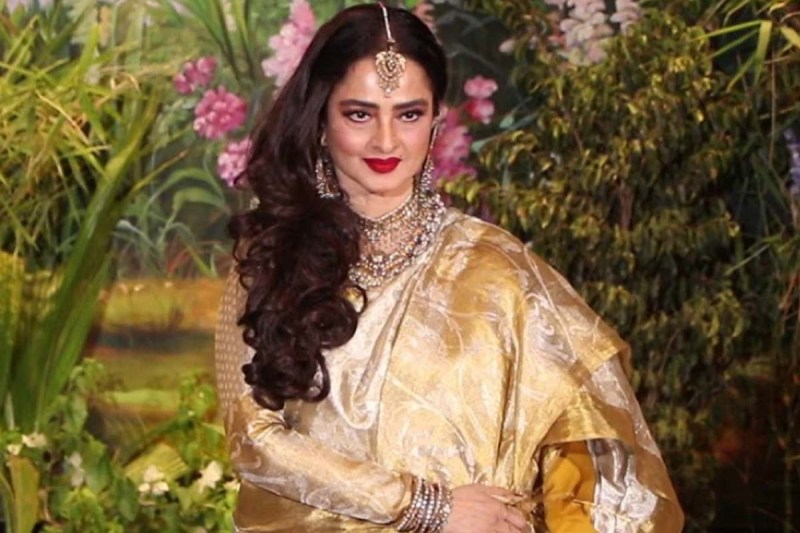 'वो मुझसे बेहतरीन और शानदार है', इस एक्ट्रेस को खुद से बेहतर मांनती हैं Rekha