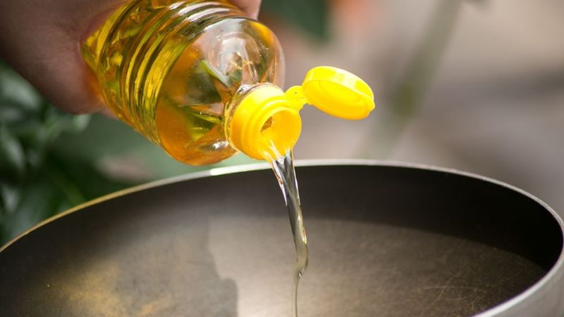 960029-edible-oil-price.jpg