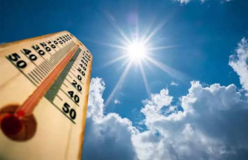 Weather update: सुबह के न्यूनतम 27 डिग्री के बाद तापमान बढ़ता रहेगा, जाने मौसम का हाल