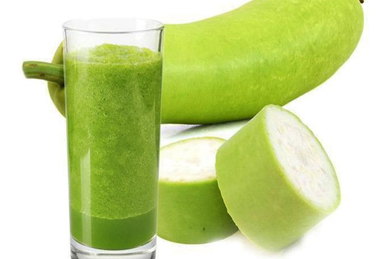 Lauki Juice Benefits: लौकी के जूस पीने से मिलते हैं अनगिनत फायदे, वजन कम करने में होता है मददगार