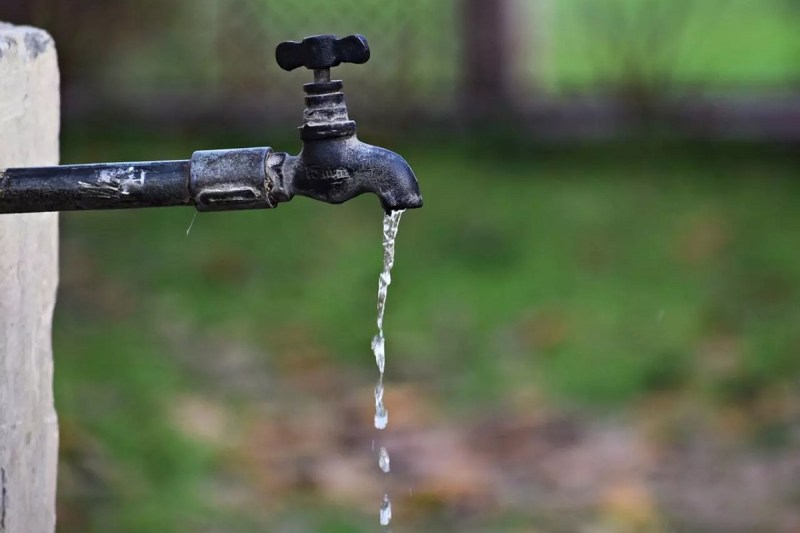 जानबूझकर टीचर ने खुला छोड़ा पानी का नल, महीनों बाद पानी विभाग ने थमाया 20 लाख का बिल!