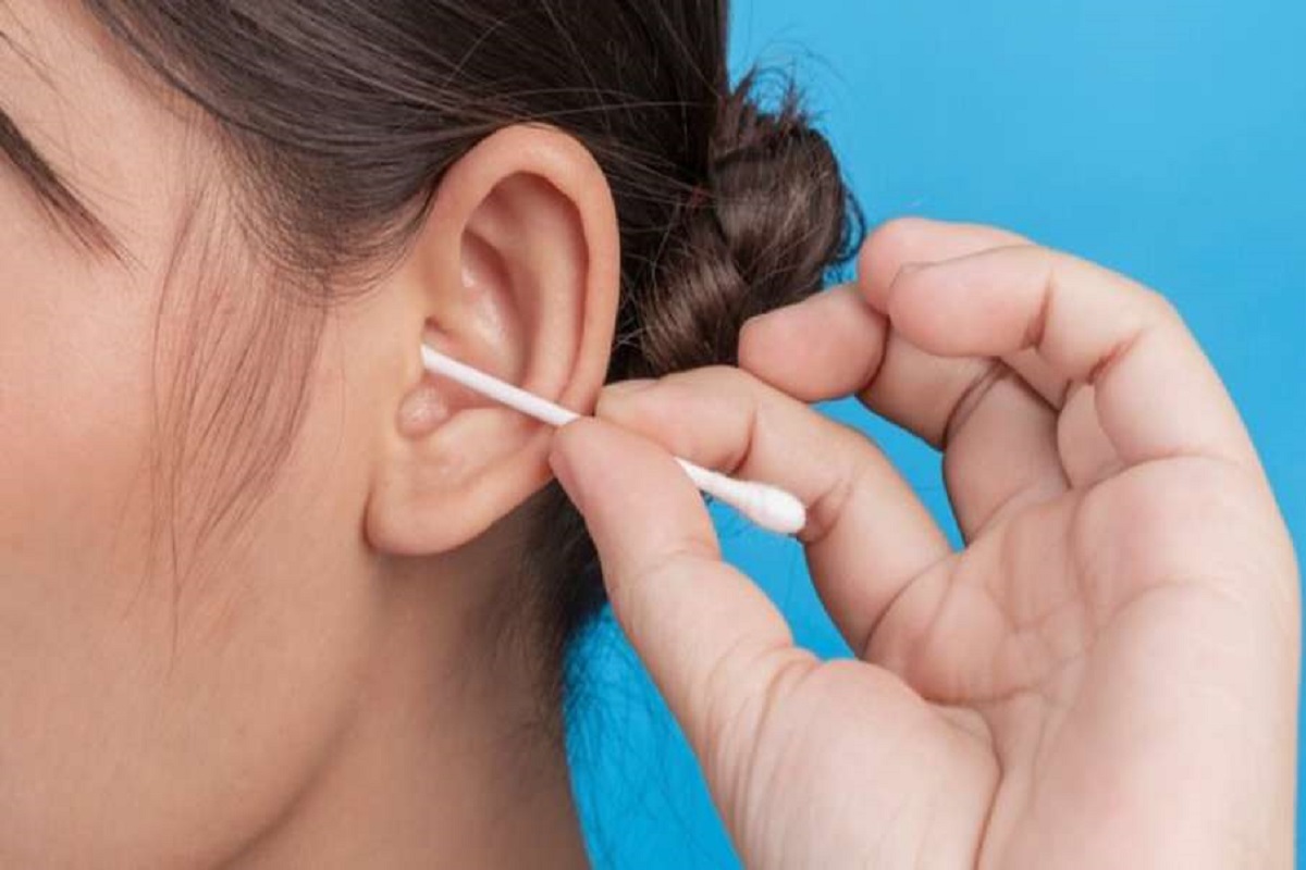 कान में अक्सर रहती है खुजली की समस्या तो न करें इसे अनदेखा, हो सकते हैं ये इन गंभीर बीमारियों के लक्षण