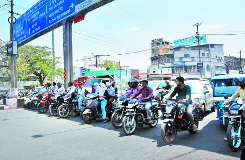 heat waves: उफ ये गर्मी: सीजन में पहली बार पारा 43 डिग्री के करीब