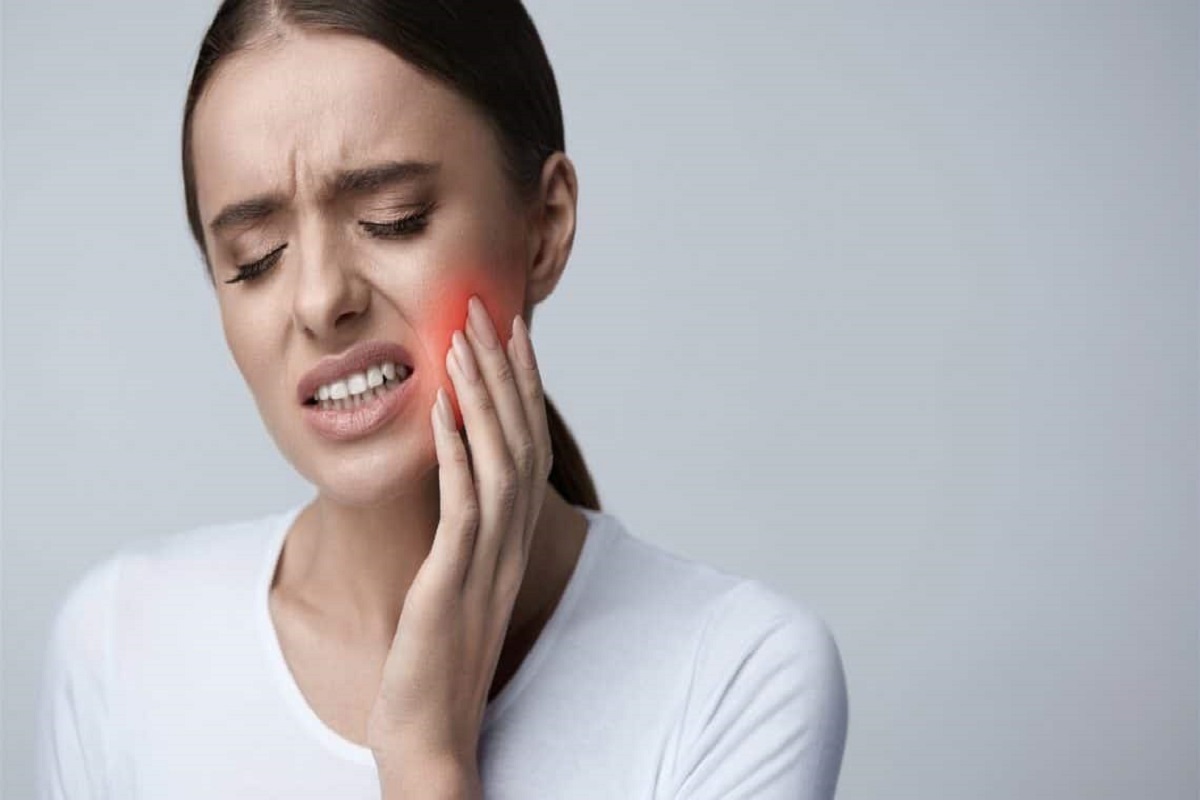 Toothache Home Remedies: क्या आपके दांत में हो रहा है बहुत तेज दर्द, तो ये घरेलू उपाय दिलाएंगे तुरंत राहत
