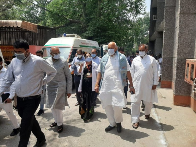 State Agriculture Minister reached Meerut : मेरठ पहुंचे कृषि मंत्री का बड़ा दावा, छुट्टा पशुओं की समस्या का होगा समाधान