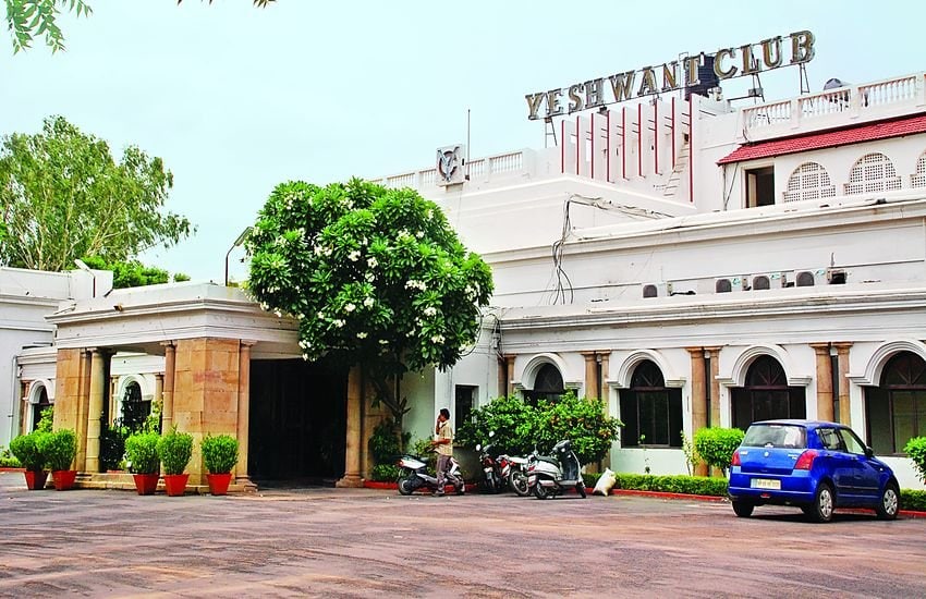 यशवंत क्लब में बना चुनाव का माहौल, गरमाई राजनीति