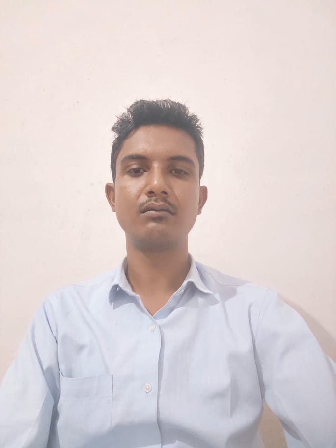 पत्थर तोड़कर बड़े भाइयों ने छोटे को तराशा..बना शिक्षक