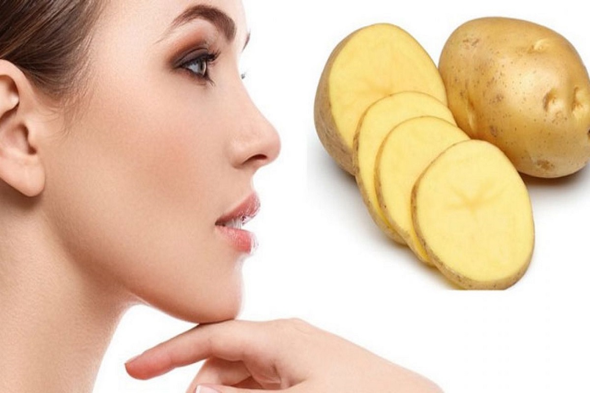 Potato for Skin: जानिए त्वचा पर आलू लगाने से मिलते हैं गजब के फायदे, दाग धब्बों को दूर करने में होता है फायदेमंद