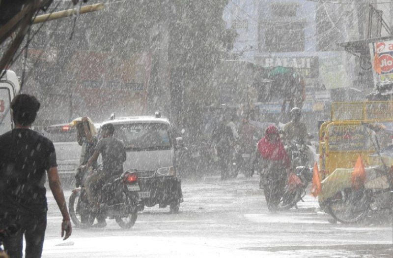 Weather changed in Hadoti : शाम को धूल भरी हवा चली, बूंदी में बारिश