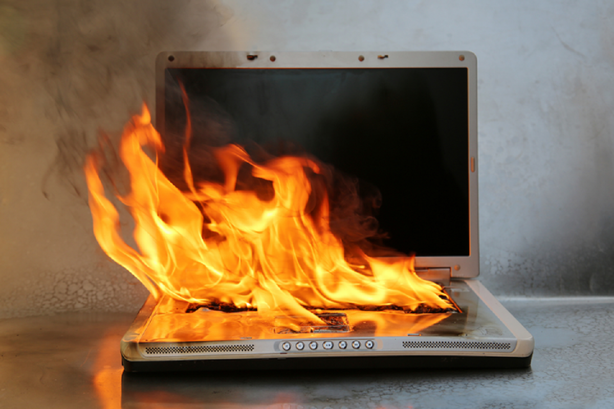 Laptop Overheating: सावधान...कहीं चिलचिलाती गर्मियों में ओवरहीट फट न जाए आपका लैपटॉप, जानिए इससे बचने के तरीके