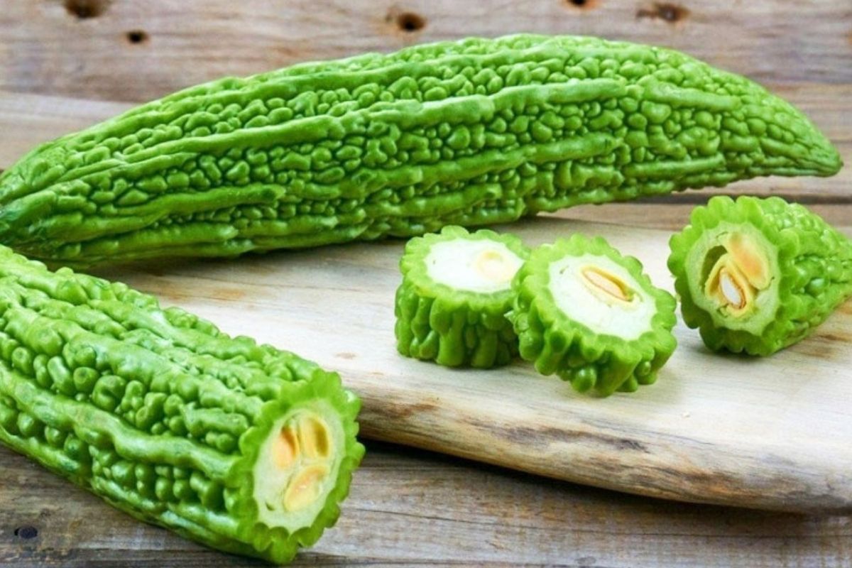 Bitter Gourd Side Effects इन 5 समस्याओं में रोज करेला खाने से बिगढ़