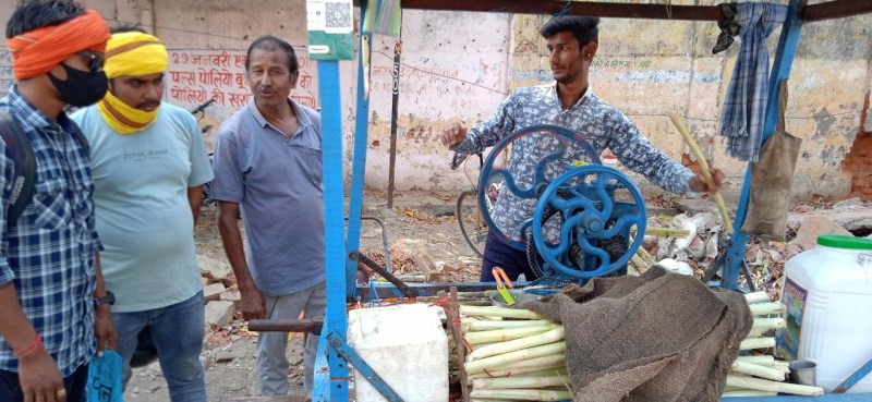 बर्फ की खपत बढ़ी फैक्ट्री संचालक मनमानी तौर पर कर रहे बर्फ का निर्माण, अधिकारियों ने नहीं लिए एक भी सैंपल