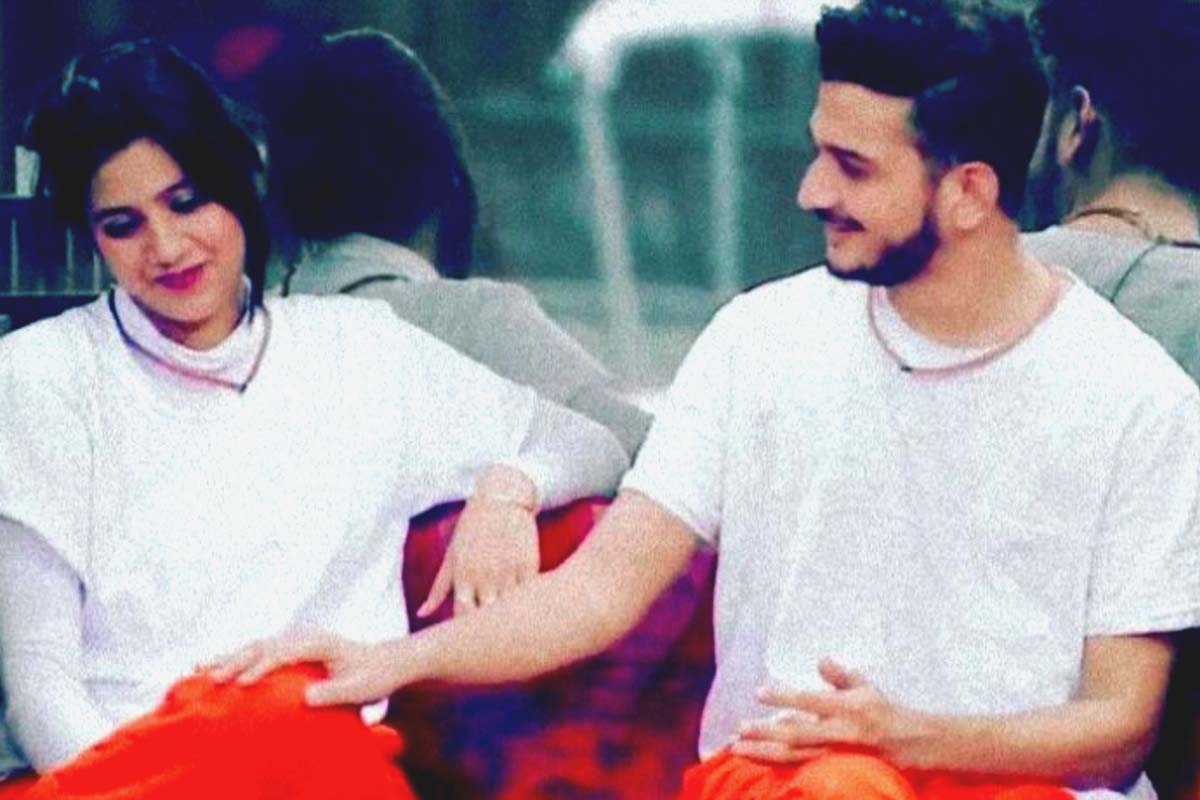 'पहले बोली I Love you, बाद में मुकर गई', क्या सच में Lock Up में Munawar Faruqui से बेइंतहा प्यार करती हैं Anjali Arora?