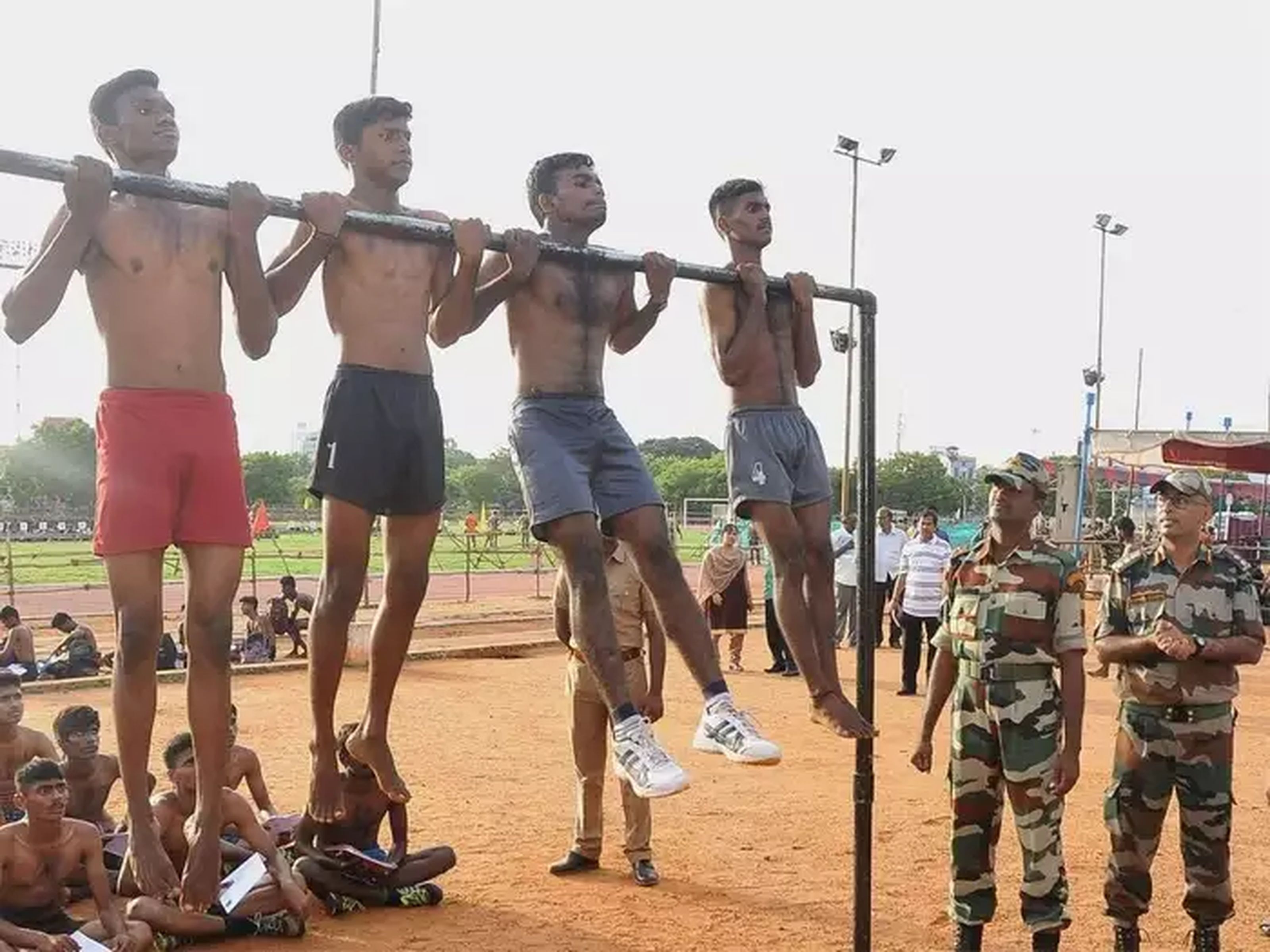 Indian Army: कोरोना में सेना में भर्ती अटकी, 1 लाख जवानों के पद खाली