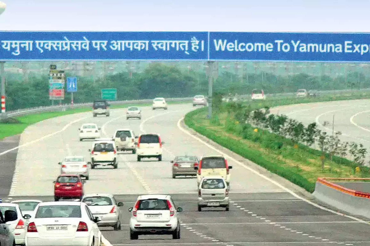 yamuna-expressway-will-connect-with-eastern-peripheral-by-interchange.jpg