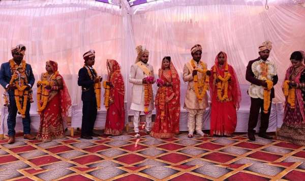 हुए सामूहिक विवाह, सात जन्म साथ निभाने का वचन लिया