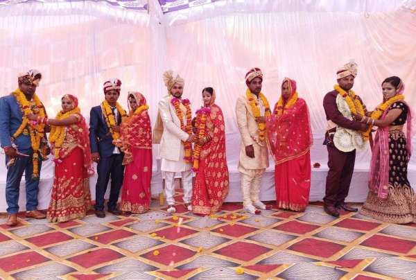 हुए सामूहिक विवाह, सात जन्म साथ निभाने का वचन लिया