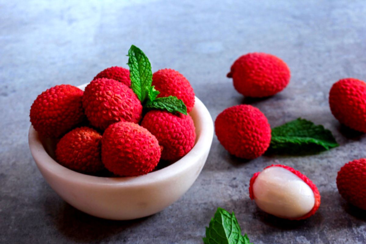 know_about_these_big_benefits_of_litchi.jpg