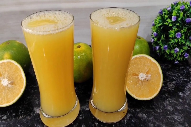 Mosambi Juice: रोजाना एक गिलास मौसंबी का जूस पीने से सेहत को मिलते है कई फायदे, कमजोरी को दूर करने में होता है मददगार