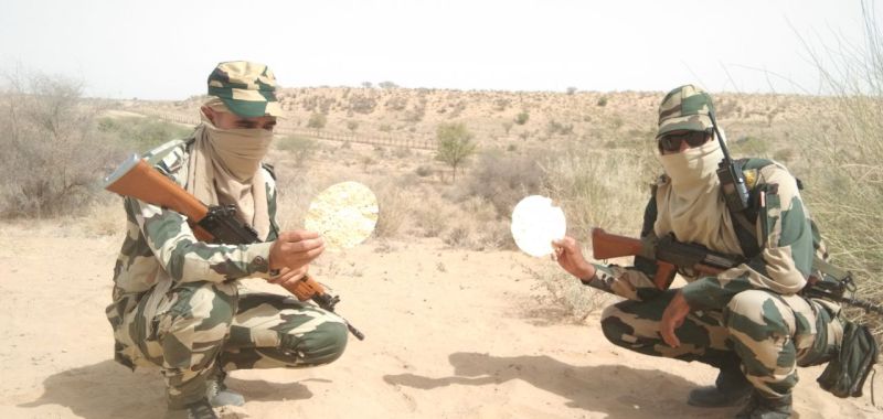 border बॉर्डर पर तापमान ऐसा कि धूप में सीकने लगे पापड़