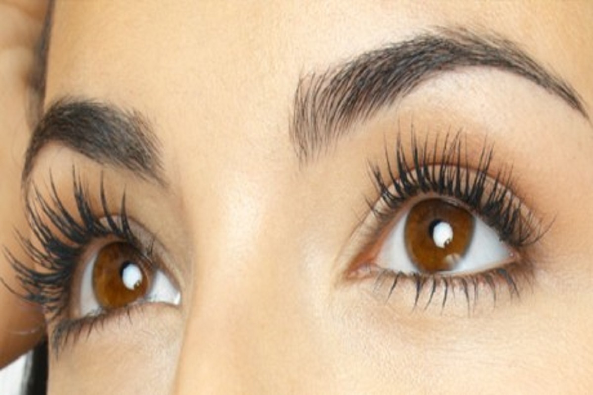 Home Remedies: पलकों को लंबे और घने बनाने में काम आएंगे, ये घरेलू नुस्खे