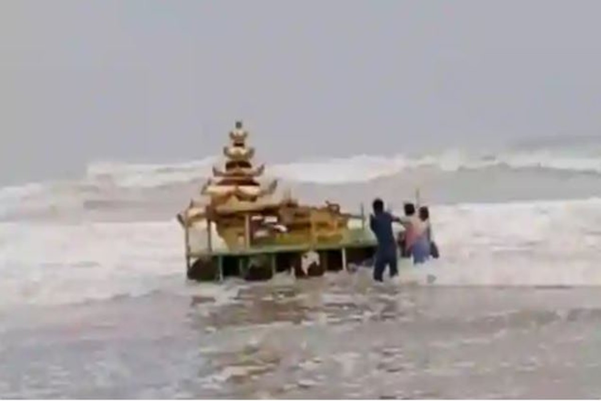 Mysterious Gold Coloured Chariot Washes Ashore In Andhra's Srikakulam Watch Video
