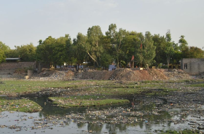 Kota' Big Issue : कोटड़ी तालाब को मरने से बचा लो सरकार, अतिक्रमण से घोटा जा रहा गला