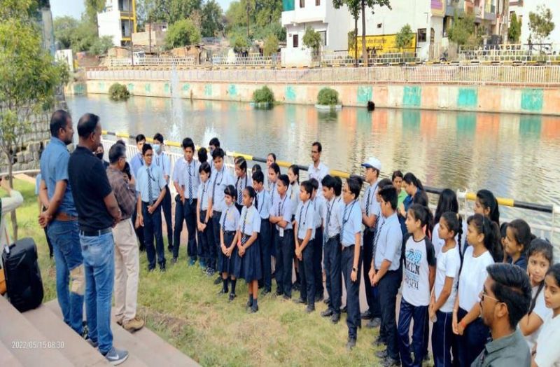 Indore News : बच्चों ने पूछा सवाल : शहर में कितने हैं कुएं, बावड़ी और तालाब