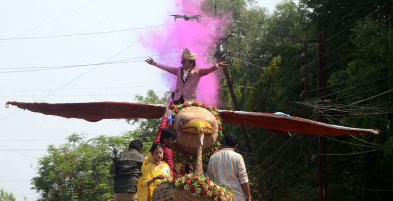 दीक्षा से पहले सिद्धम ने लुटाए सोने-चांदी के गहने-खिलौने, आज बनेंगे संत