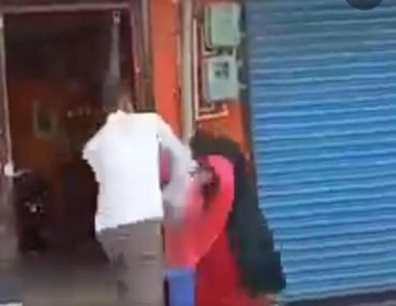 महिला अधिवक्ता पर सरेआम हुआ हमला, पुलिस ने आरोपी को पकड़ा