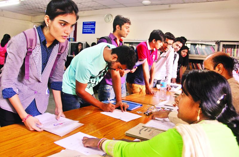 यूजी में दाखिले की दौड़ आज से, पहले चरण में अल्पसंख्यक कॉलेजों में भी मेरिट से ही अलॉट होगी सीटें