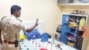 Thieves targeted three houses in broad daylight