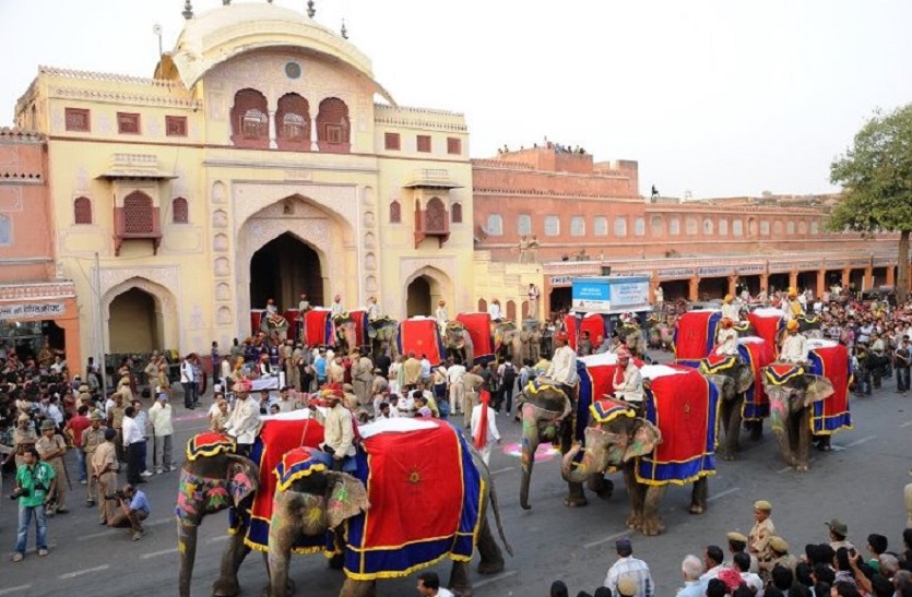 Tripolia market : आज भी जयपुर के मुख्य बाजारों में  सिरमौर त्रिपोलिया बाजार