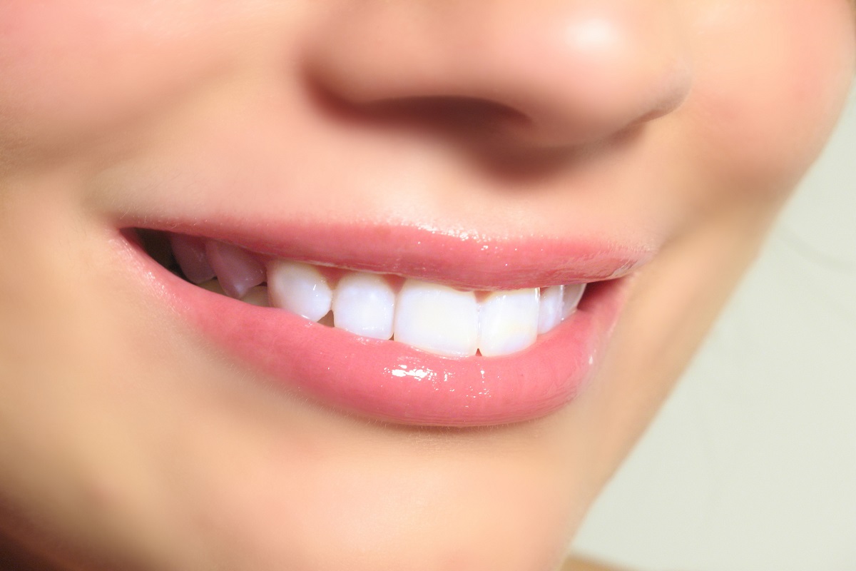 Teeth Care Tips: चाय कॉफी ही नहीं ये चीजें भी आपके दांतों को करती हैं खराब, हो जाएं सतर्क