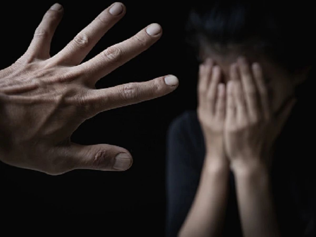 Rape : जिस पर भरोसा किया उसी ने नाबालिग से किया बलात्कार