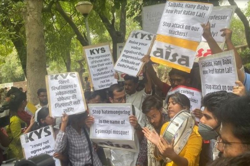 Gyanvapi Masjid Case Uproar Over Arrest Of Professor Ratan Lal Students Protest In DU