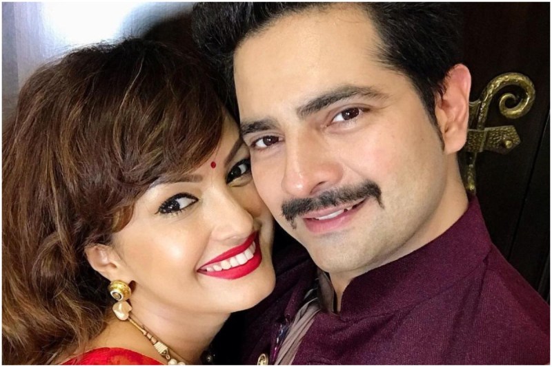 she live with a man from 11 month karan mehra accuses ex wife nisha