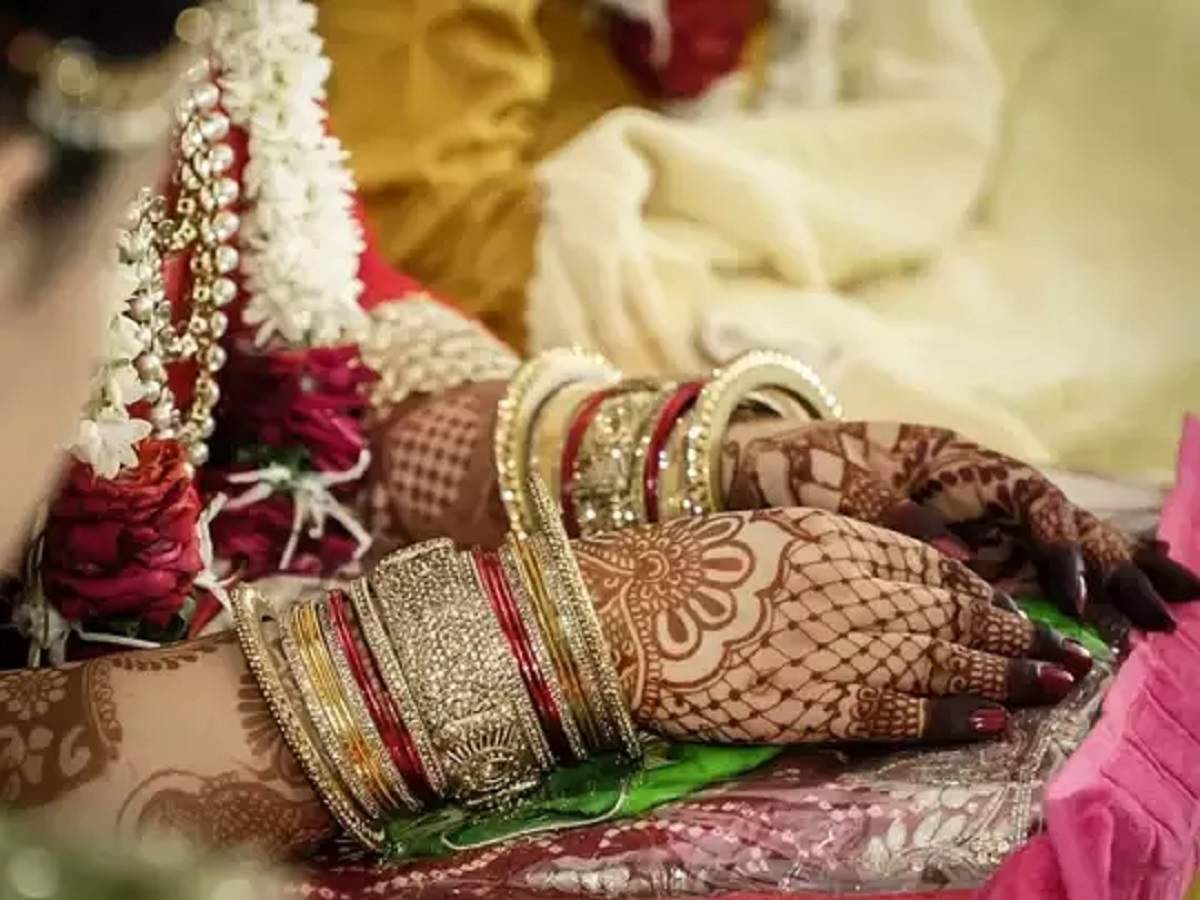 Bride Denied to Farewell in Kanpur Because of Gold Earrings
