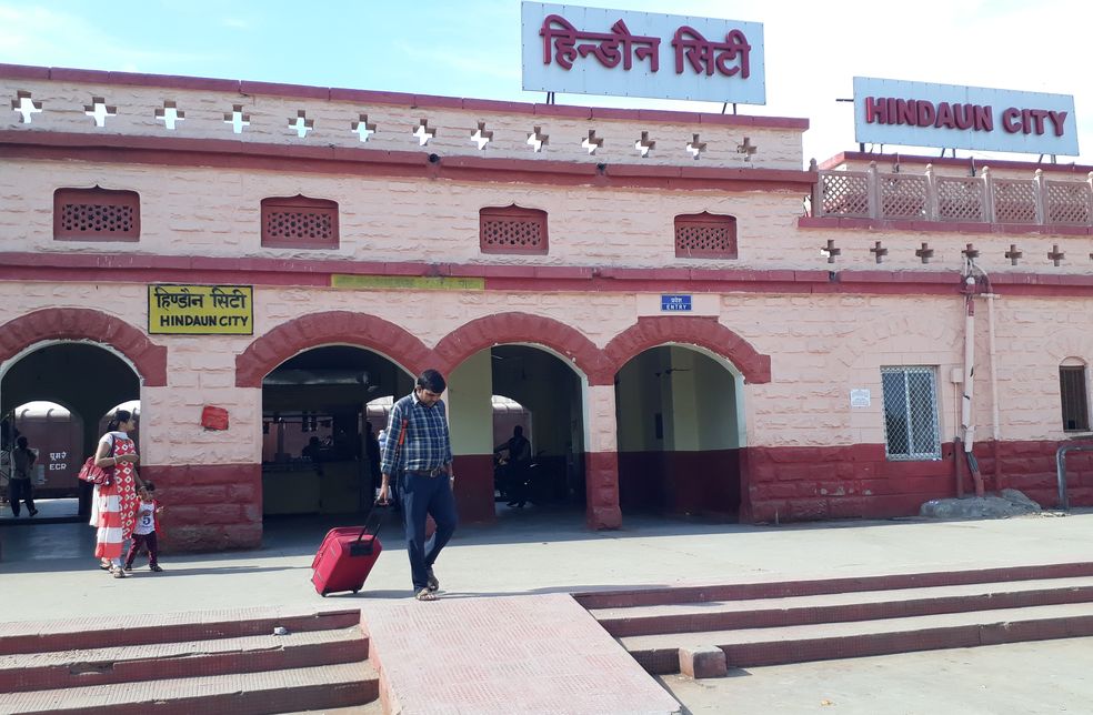 हिण्डौन रेलवे स्टेशन पर लगेगी लिफ्ट, दिव्यांग व बुजुर्ग यात्रियों को मिलेगी राहत