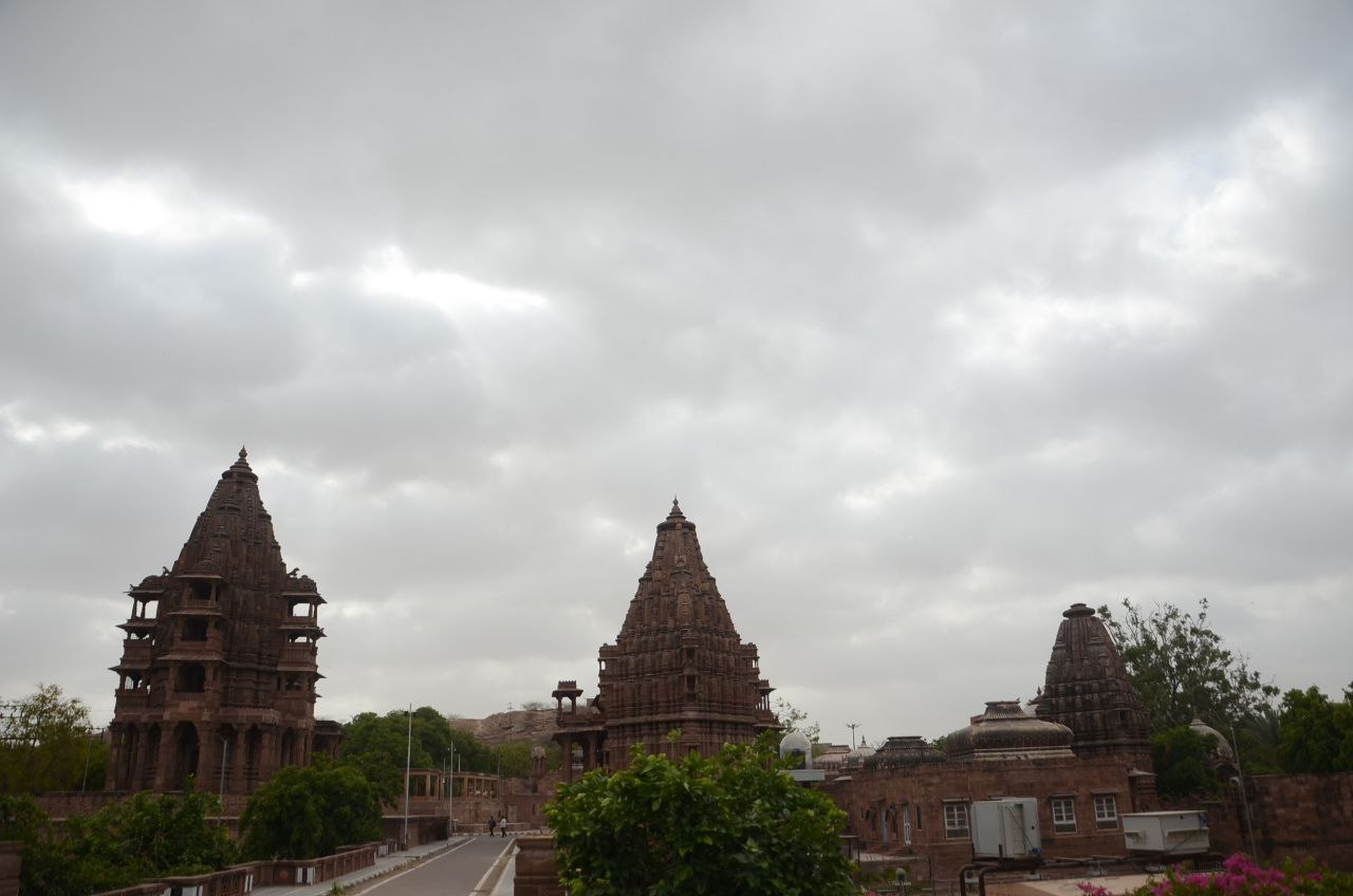Weather: शहर में पारा 40 डिग्री के भीतर, See in Video