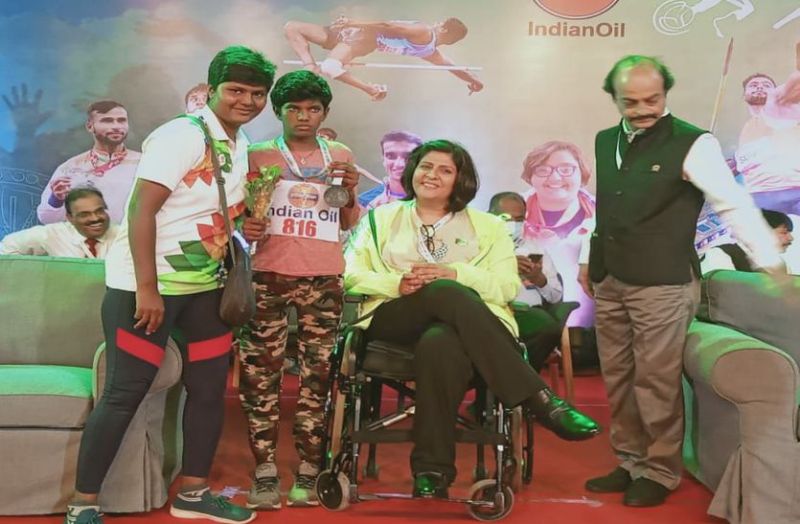 कंटीले खेतों व तपते पहाड़ों पर नंगे पैर दौडने वाली घुमंतु मंदबुद्धि ने नेशनल चैंपियनशिप में जीते तीन पदक