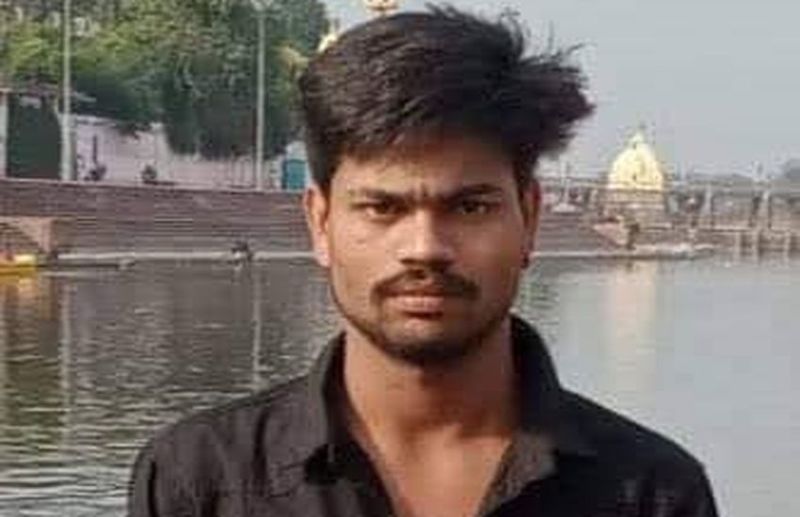 लडक़ी से फ्रेंडशिप को लेकर दो युवकों में झगड़ा, तीसरे को घोंपा चाकू और हो गई मौत