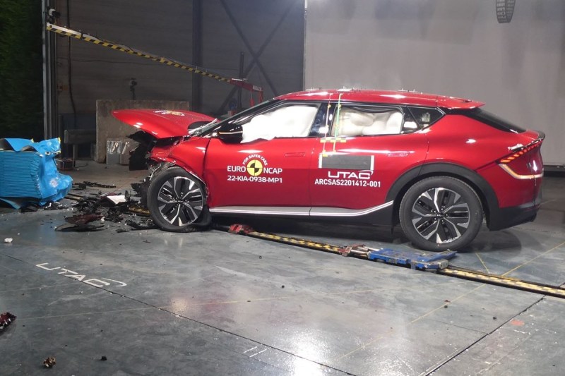 kia_ev6-crash-amp.jpg