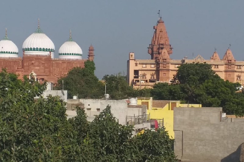 Mathura Court: हिंदू महासभा की याचिका, ईदगाह पर लगे लाउडस्पीकर पर रोक और सर्वे कराने की मांग