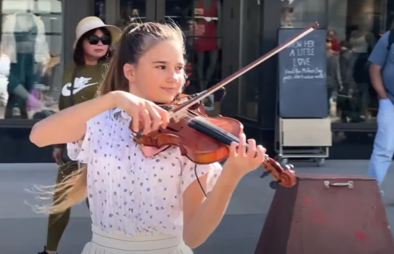 Violinist Karolina Protsenko