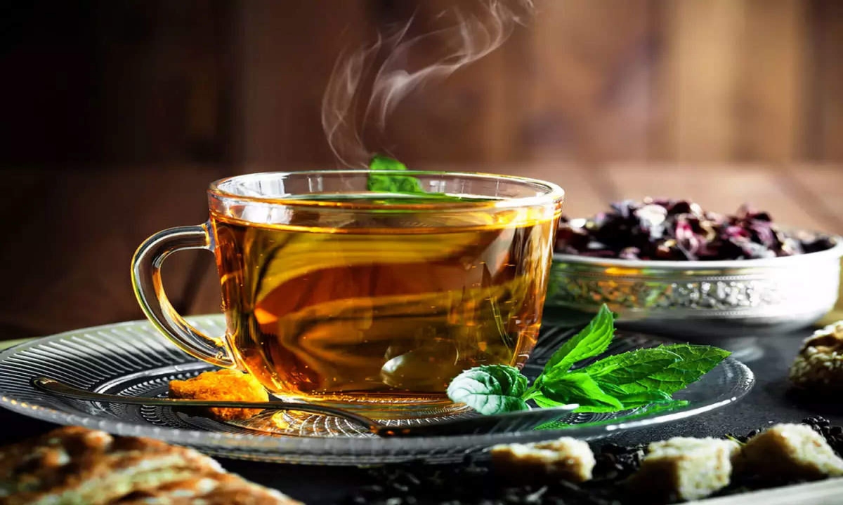 Health Tips: चाय की जगह इन काढ़ो से करें अपने दिन की शुरुआत, रहेंगी बीमारियां कोसों दूर