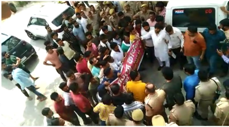 'भाजपाइयों का थाने में घुसना मना है' विवाद ने लिया नया मोड़, पुलिस ने वायरल किया वीडियो