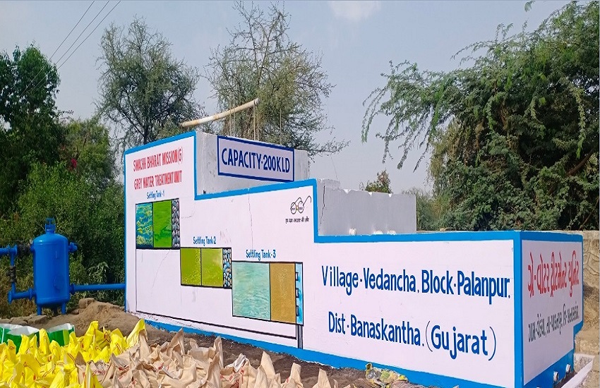 Gujarat Positive News : कचरे से कंचन प्राप्त कर रहा बनासकांठा जिले का बेडचा गांव
