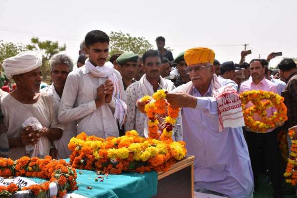 नागौर. फिडौद गांव में शहीद बजरंग लाल डूकिया की अन्तिम विदाई की तस्वीरें