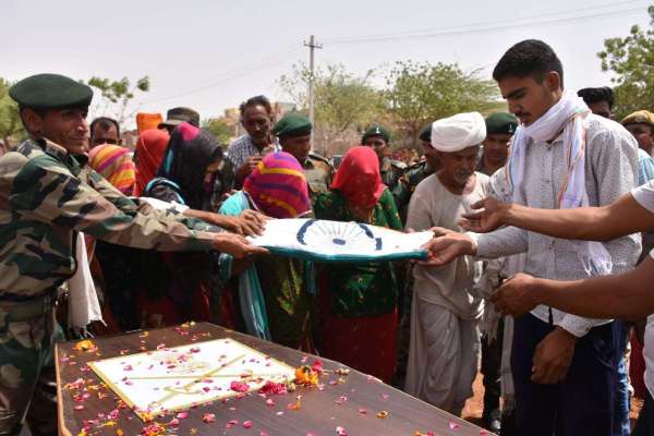 नागौर. फिडौद गांव में शहीद बजरंग लाल डूकिया की अन्तिम विदाई की तस्वीरें